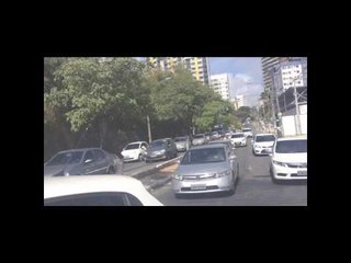 Engarrafamento no viaduto da Engenheiro Santana Júnior