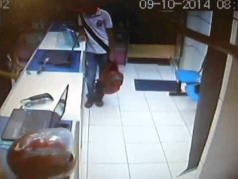 Criminosos roubam loja de eletrônicos no Shopping Diogo