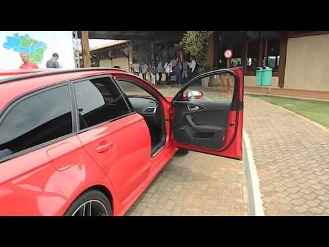 Assista os detalhes do Audi RS6 por dentro