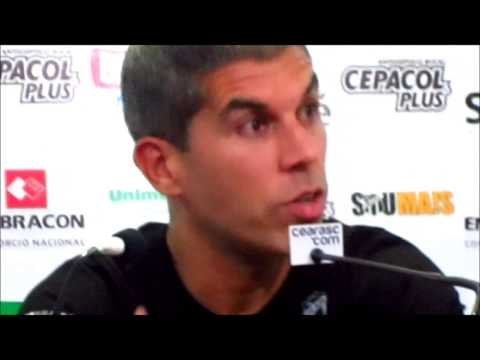 Coletiva de apresentação de Ricardinho como técnico do Ceara