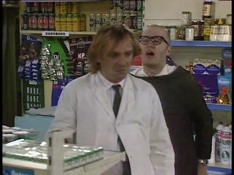 Bottom - S01-E05 - Bottoms Up