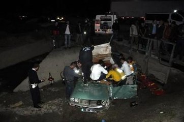 Otomobil Kanala Uçtu: 1 Ölü