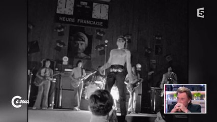 Johnny Hallyday "Les gens sont plutôt gentils avec moi" - C à vous - 21/11/2014