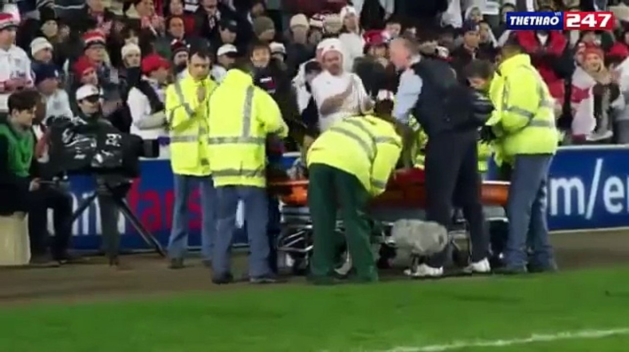 Thủ môn bất đắc dĩ phá cú 11m hay nhất trong lịch sử bóng đá