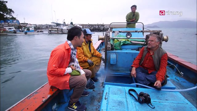 In Frame S2Ep13C4 Seongdu Village