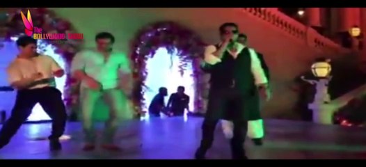 Check Out Salman Khan And Family Dance For Arpita Khan's Wedding