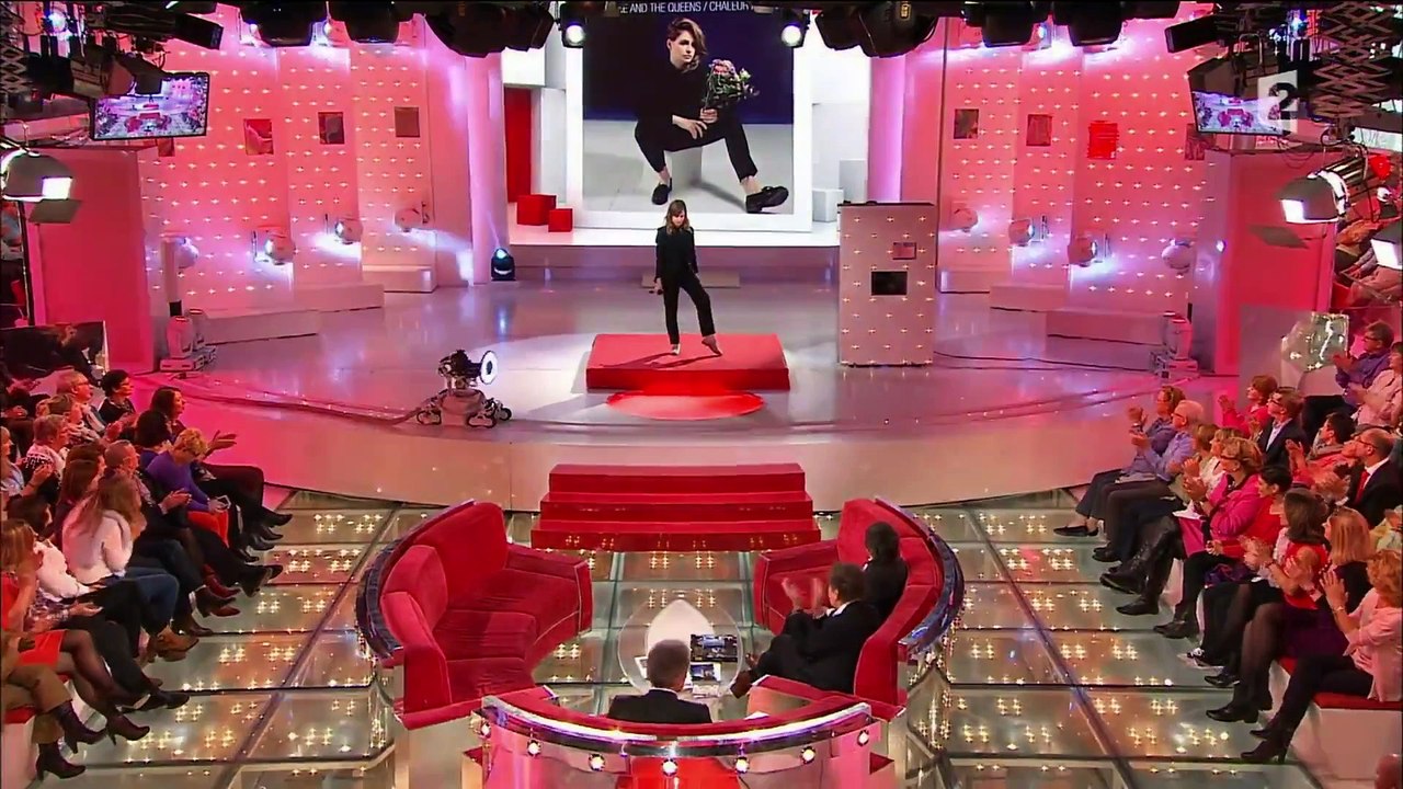 Christine and the Queens -  Vivement Dimanche