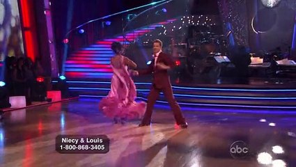 Niecy Nash & Louis van Amstel - Foxtrot