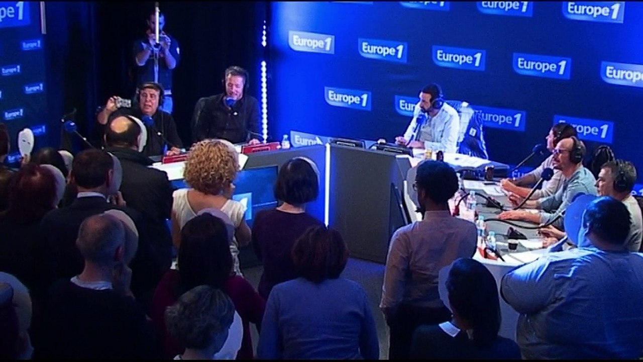 Cyril Hanouna offre un cadeau à Jean-Pierre Foucault pour son anniversaire