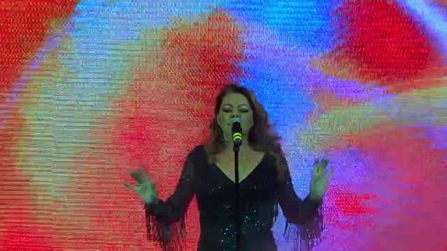 SANDRA in Vladivostock - SAN REMO HALL Johnny Wanna Live