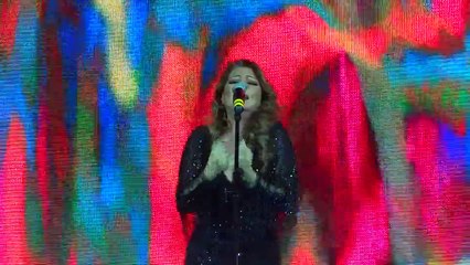 SANDRA  in  Vladivostock  -  SAN REMO  HALL  "  Stop  for  A  Minute"