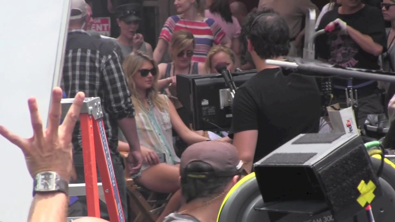 Kate Upton in china town, NYC