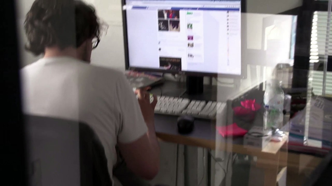 Thomas se fait griller sur Tinder ! - Love Me Tinder