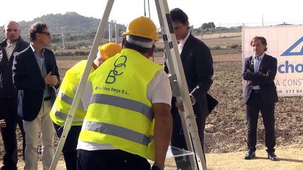 Nadal coloca la primera piedra de su futura Academia de Tenis