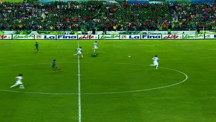 Queretaro's Willian loses his mind!