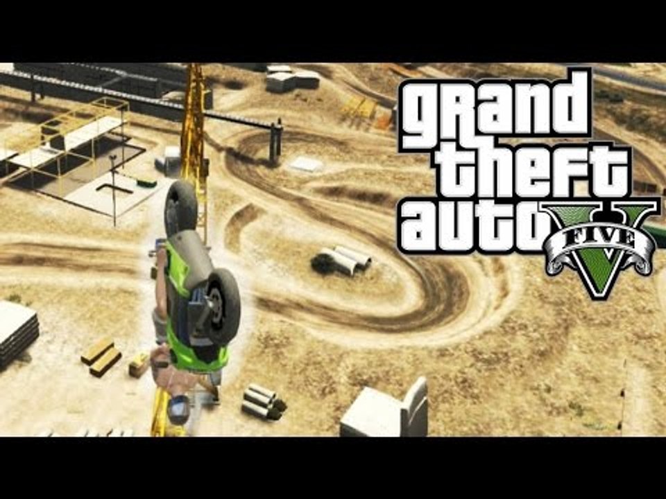 CASCADES de DINGUE à MOTO (GTA V Stunt Montage)