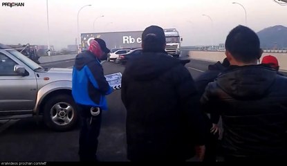 Y'a comme un hic  sur le plateau !