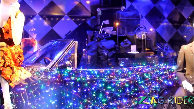 Les vitrines de Noël des grands magasins à Paris