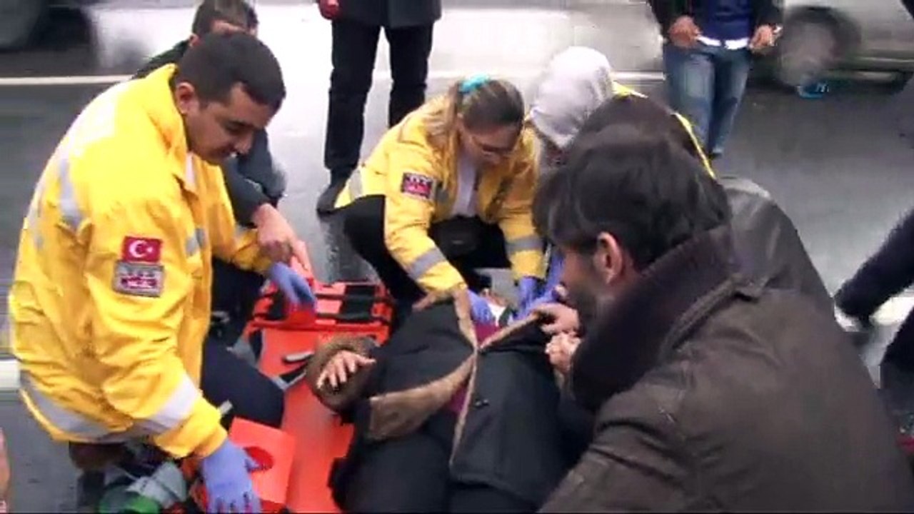 Yaralı kadın dakikalarca ambulans bekledi