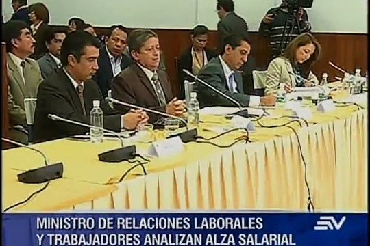 Gobierno revisa salarios con sectores productivos