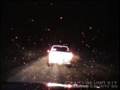 Un chien policier sauve la vie d'un flic (exercice)