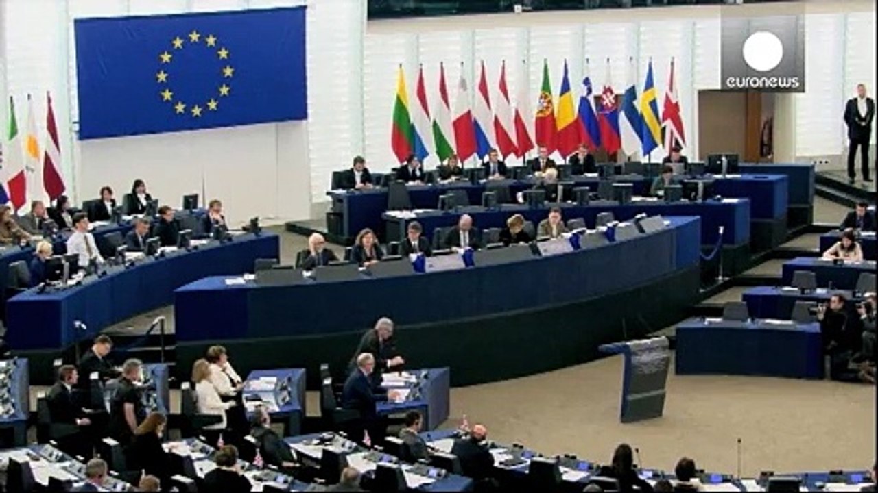 EU's Juncker faces another tough week