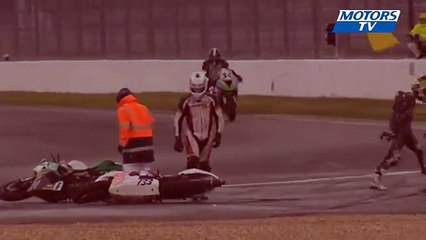 Ce motard va avoir une malchance incroyable