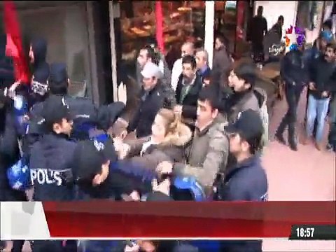 Adalet Bakanlığına yürümek isteyen eylemcilere polis izin vermedi