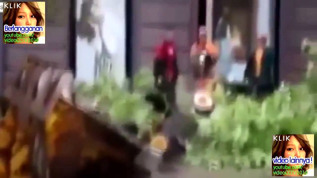 Funny Video (2014)- Cat,Baby,Animals,Human,Accident,fail,and more video from CCTV,Handphone,Webcam(3)