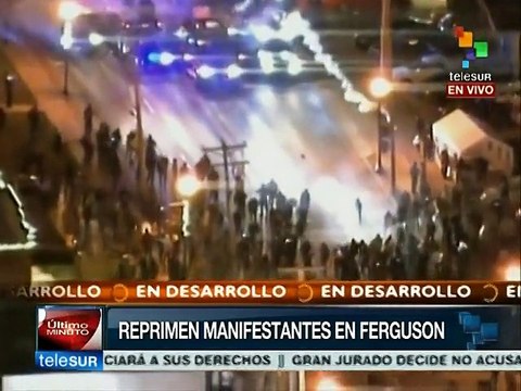 Fuerte represión con gases lacrimógenos en Ferguson