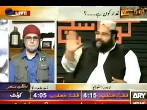 Tahir Ashrafi Very Badly Insulted and Trashed By Mubashir Luqman In Khara Sach