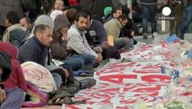 Refugiados sirios en huelga de hambre frente al Parlamento griego