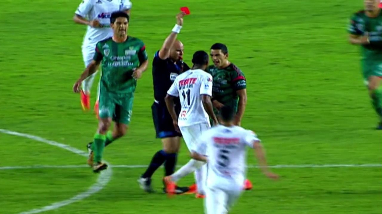 Mexique : un joueur pète complètement les plombs !