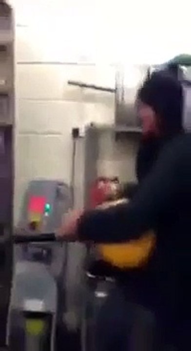 Déculotté au garage