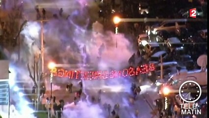 Scènes de pillage et voitures incendiées lors d'une nouvelle nuit d'émeutes à Ferguson