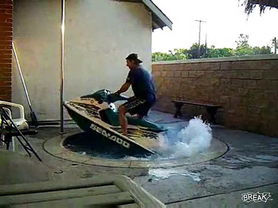 Un scooter des mers dans un jacuzzi