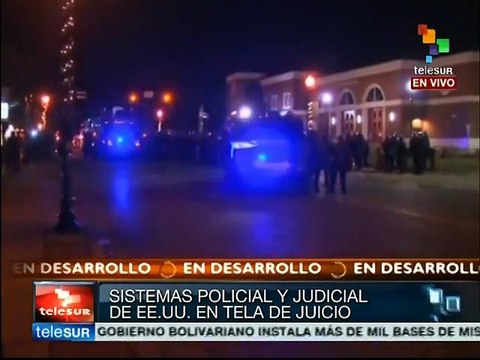 EE.UU.: policía dispersa a manifestantes en Ferguson