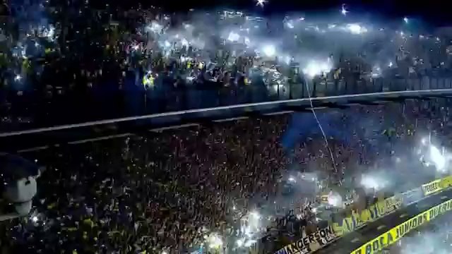 Ambiance de malade au stade de Football de la Bombonera pour la Copa Sudamericana