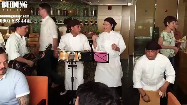 Cần thuê ban nhạc nước ngoài. LH 0907 823 444