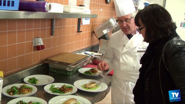 Un grand chef pour la réalisation du menu de Noël dans les cantines des écoles de Carcassonne :
