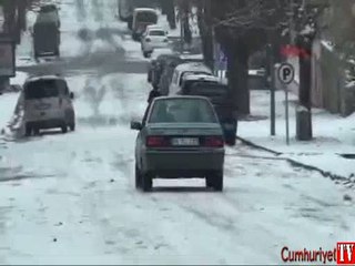 Buzlanma kazaları kameraya böyle yansıdı
