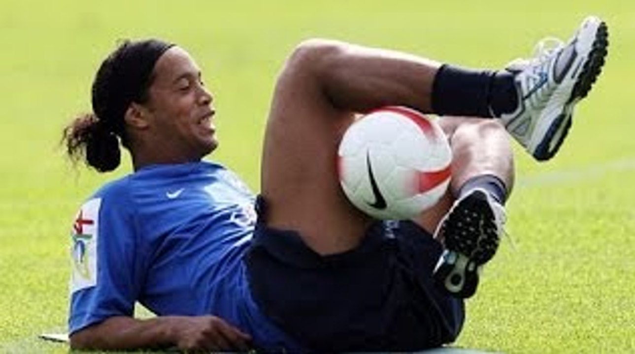 Best Freestyle Skills Show (Cristiano Ronaldo, Neymar JR, Ronaldinho, Messi,ibrahimovic) HD