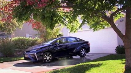 Toyota Mirai Fuel Cell Sedan 2015