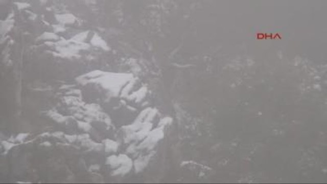 Manisa Spil Dağı'nın Tepesi Beyaza Büründü