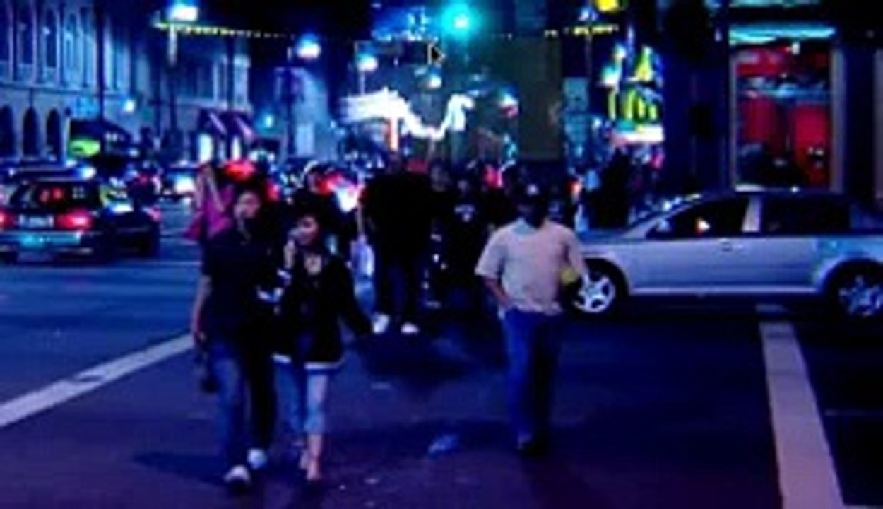 VIDEO COPILOT - 25. Light Streaks 2 - After Effects Tutorials, Plug-ins and Stock Footage for Post Production Professionals