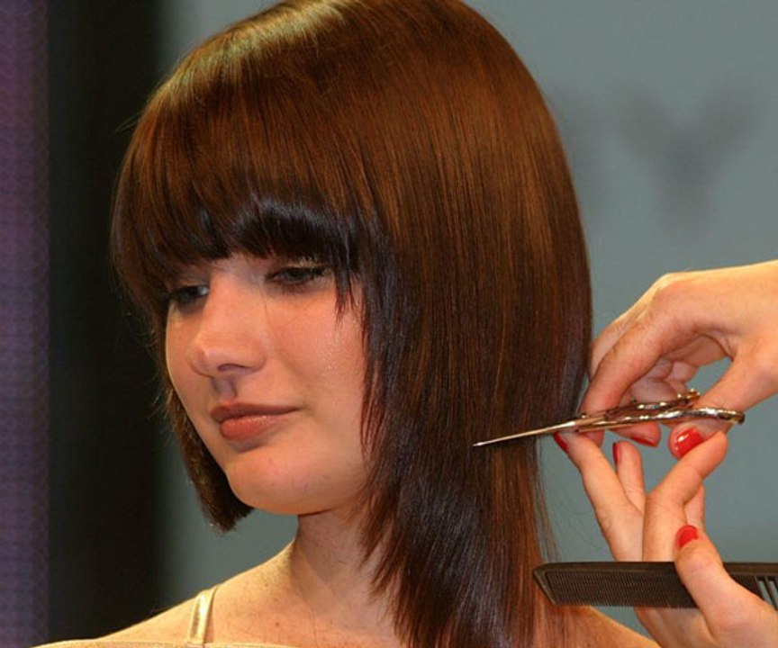 Long Hair Cutting - Haircut In India at Long hair cut at home (Haircut for women)