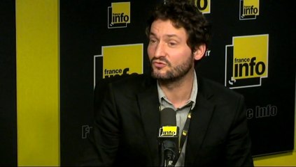 À quoi joue Emmanuel Macron ?