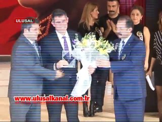 Feyzioğlu'na "Başöğretmen Atatürk Onur Ödülü" verildi