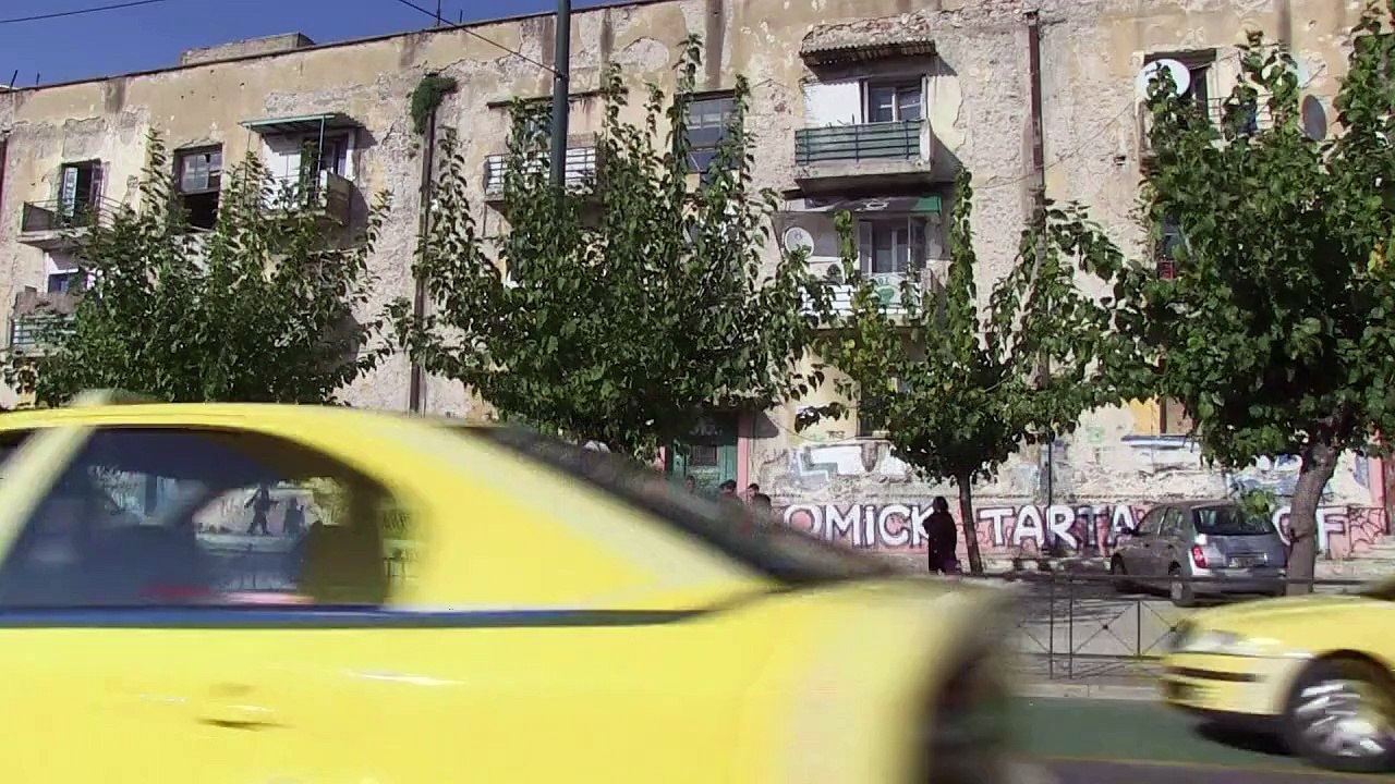 Umstrittene flüchtlingsanlage in athen