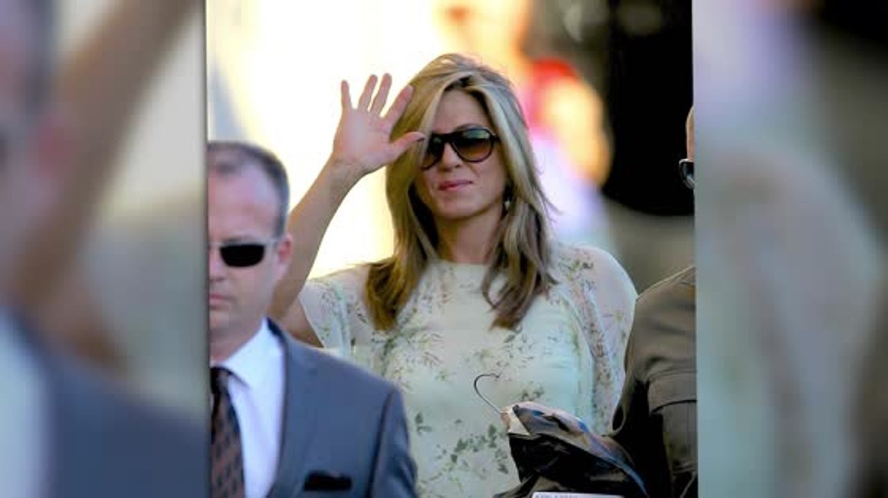 Jennifer Aniston sieht bei Jimmy Kimmel wieder glamourös aus